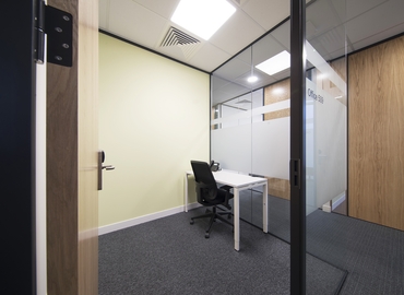 200 m² Coworking space  in Somerset, High Street 62 (RH1 1SG) - 8 | MatchOffice