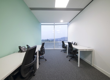 200 m² Shared office  in Somerset, High Street 62 (RH1 1SG) - 9 | MatchOffice