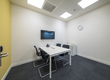  Meeting room hire in West London, South Wing, 35 m² - MatchOffice.co.uk
