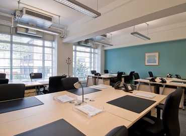 Coworking The Hub, Farnborough Business Park, Fowler Avenue GU14 7JF Farnborough