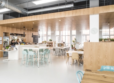 100 m² Shared office  in City of London, Winsley Street 4 (W1W 8HF) - 2 | MatchOffice