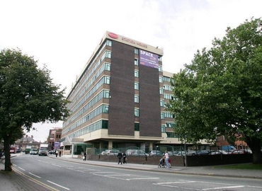 58 m² Coworking  in Altrincham, Stamford New Road (WA14 1EP) - 4 | MatchOffice.com