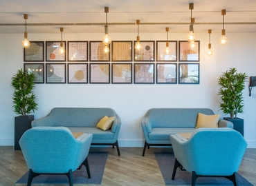  Business center  in Hertfordshire, London Road, 79 m² - MatchOffice.co.uk
