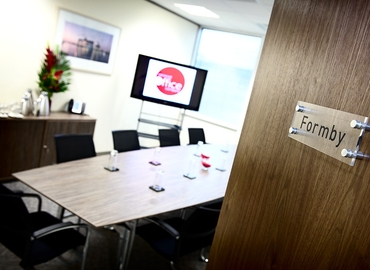 350 m² Coworking  in Manchester City Centre, 2 Exchange Quay (M5 3EB) - 1 | MatchOffice.com