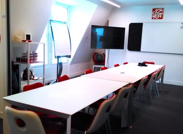  Meeting room hire in Central London, 57 Rathbone Place, 20 m² - MatchOffice.co.uk