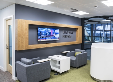  Coworking space in West London, Arrivals Concourse, 150 m² - MatchOffice.co.uk