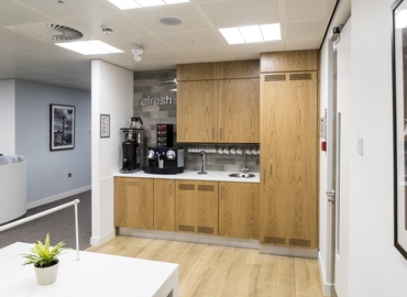  Coworking space in West London, Arrivals Concourse, 150 m² - MatchOffice.co.uk