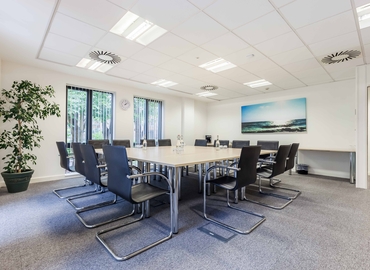  Meeting room hire in Leatherhead, Guildford Road, 40 m² - MatchOffice.co.uk