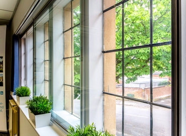 238 m² Business center in Farnborough, Alexandra Road (GU14 6DQ) - 3 | MatchOffice.com