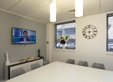 571 m² Business space in Hertfordshire, Bridge Road East 26 (AL7 1HL) - 1 | MatchOffice.com