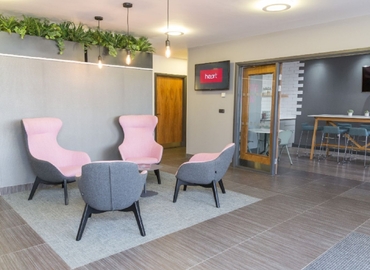 351 m² Serviced office in Oldbury, Broadwell Road 422 (B69 4BY) - 1 | MatchOffice.com