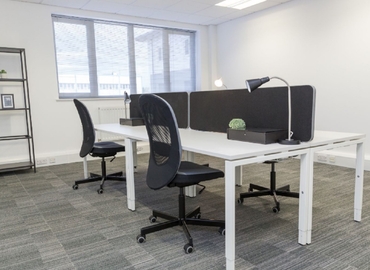Business centre  in Oldbury, Broadwell Road 422, 351 m² - MatchOffice.co.uk