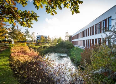 1132 m² Business space in Leeds City Centre, 4100 Park Approach (LS15 8GB) - 2 | MatchOffice.com