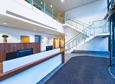 Business Centre in Luton, International Avenue 6, 300 m² - MatchOffice.co.uk