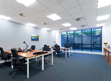 Work space in Luton, International Avenue 6, 100 m² - MatchOffice.co.uk