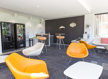 Business centre  in Gloucestershire, Waterwells Drive Kestrel Court, 783 m² - MatchOffice.co.uk