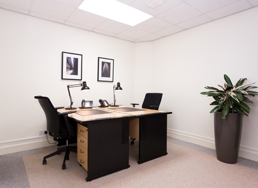 Business center  in Aberdeen, 96 Rosemount Viaduct, 19 m² - MatchOffice.co.uk