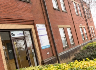 Business Centre in Rochdale, Fieldhouse Industrial Estate, 10 m² - MatchOffice.co.uk