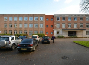 10 m² Business park in Cheshire, Hooton Road (CH66 7NZ) - 1 | MatchOffice