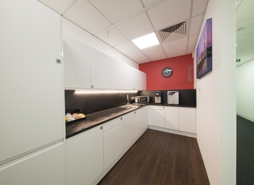 Business Centre in High Wycombe, The Broadway, 200 m² - MatchOffice.co.uk