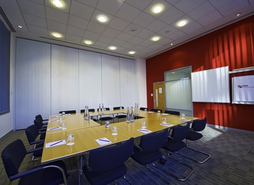 Business Centre in Bristol, Lower Castle Street, 70 m² - MatchOffice.co.uk