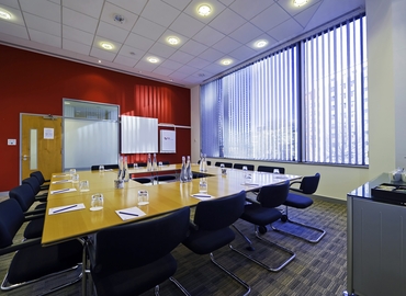 Business Centre in Bristol, Lower Castle Street, 70 m² - MatchOffice.co.uk