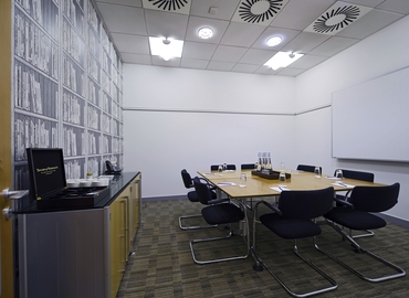 Business Centre in Bristol, Lower Castle Street, 70 m² - MatchOffice.co.uk