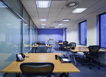 Business Centre in Bristol, Lower Castle Street, 70 m² - MatchOffice.co.uk