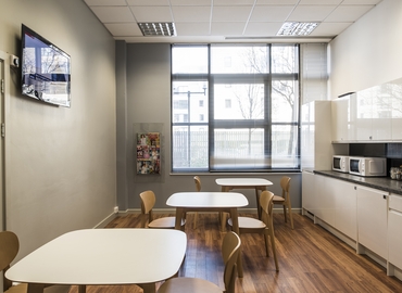 Business centre  in Cardiff, Falcon Drive, 24 m² - MatchOffice.co.uk