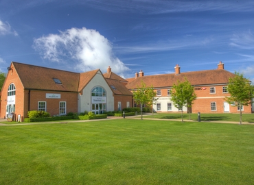 Business centre  in Hertfordshire, Thremhall Park, 42 m² - MatchOffice.co.uk