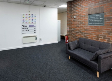 Business Centre in Sheffield, Outgang Lane, 10 m² - MatchOffice.co.uk