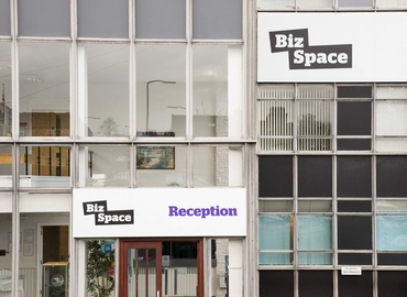 10 m² Serviced office in Bradford, Albion Road (BD10 9TQ) - 1 | MatchOffice.com