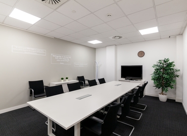 Business centre  in Devon, Southernhay Gardens, 150 m² - MatchOffice.co.uk