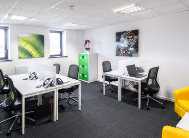  Business center  in Gloucestershire, North Warehouse, 50 m² - MatchOffice.co.uk