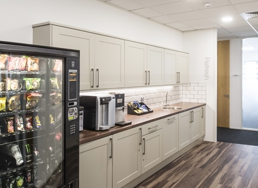 Business centre  in High Wycombe, Aston Court, 24 m² - MatchOffice.co.uk