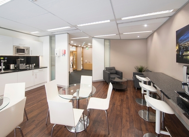 Business centre  in Maidenhead, 1 Bell Street, 250 m² - MatchOffice.co.uk