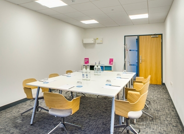  Meeting room hire in Bristol, Great Park Road, 10 m² - MatchOffice.co.uk