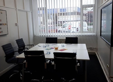 Meeting room in Swindon, Cheney Manor, 10 m² - MatchOffice.co.uk