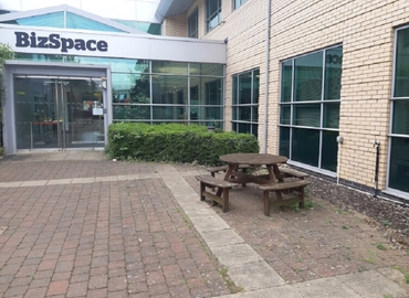 Business centre  in Reading, Brunel Road, 10 m² - MatchOffice.co.uk