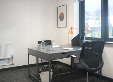 Business Centre in Gloucestershire, Corinium Avenue, 10 m² - MatchOffice.co.uk