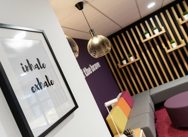  Conference venues in West Sussex, Courtwick Lane, 10 m² - MatchOffice.co.uk