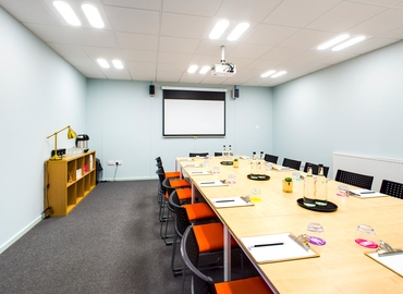  Meeting room for rent in Hertfordshire, Pixmore Avenue, 10 m² - MatchOffice.co.uk