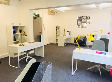 10 m² Business park in City of London, 4-6 Wadsworth Road (UB6 7JJ) - 2 | MatchOffice