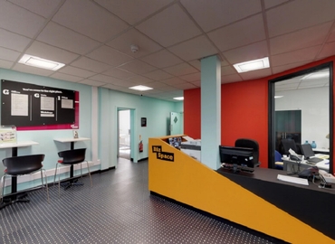  Meeting room hire in West London, 4-6 Wadsworth Road, 10 m² - MatchOffice.co.uk