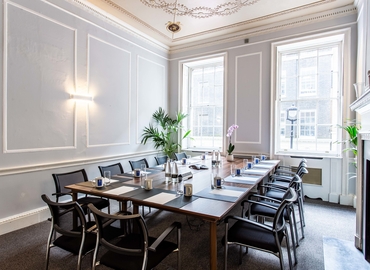  Meeting room hire in Central London, 7-10 Adam Street, 36 m² - MatchOffice.co.uk