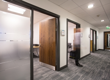 Business Centre in Cheltenham, Hatherley Lane, 235 m² - MatchOffice.co.uk