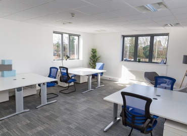 1600 m² Business center property available to rent in Warwickshire, Plato Close (CV34 6WE) - 1 | MatchOffice.com