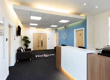  Meeting room for rent in Fearnhead, Cinnamon House, 100 m² - MatchOffice.co.uk