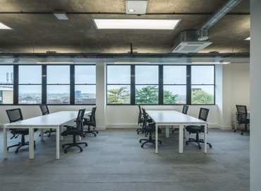 Business center 100 High Street N14 6BN North London