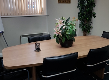 Book a 10 m² Meeting room in Liverpool, Saint Mary's Road (L19 2NL) - 5 | MatchOffice.com